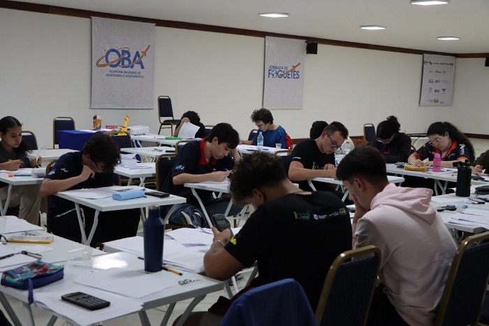 Estudantes disputam vaga para as olimpíadas internacionais de astronomia e as